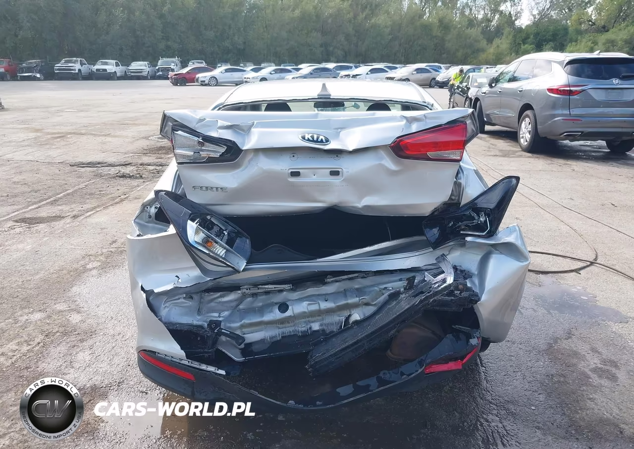 2018 Kia Forte Lx VIN:3KPFK4A76JE239634 - 16