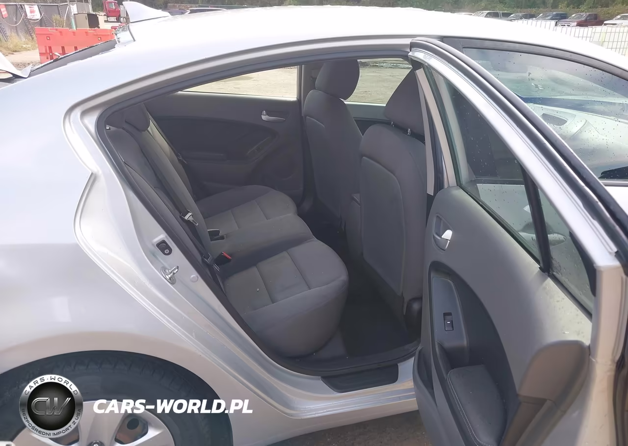 2018 Kia Forte Lx VIN:3KPFK4A76JE239634 - 8