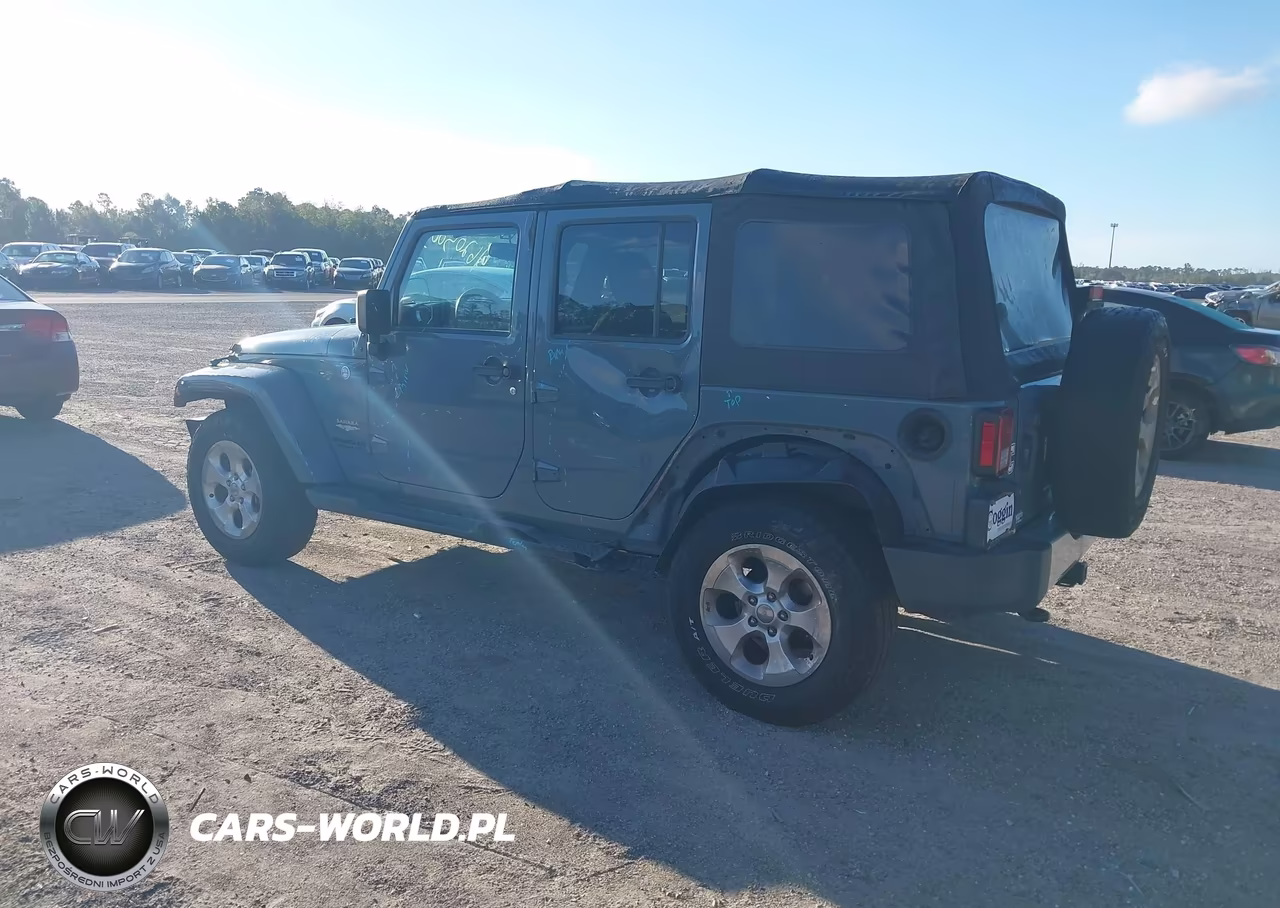 2015 Jeep Wrangler Unlimited Sahara VIN:1C4BJWEG8FL527144 - 3