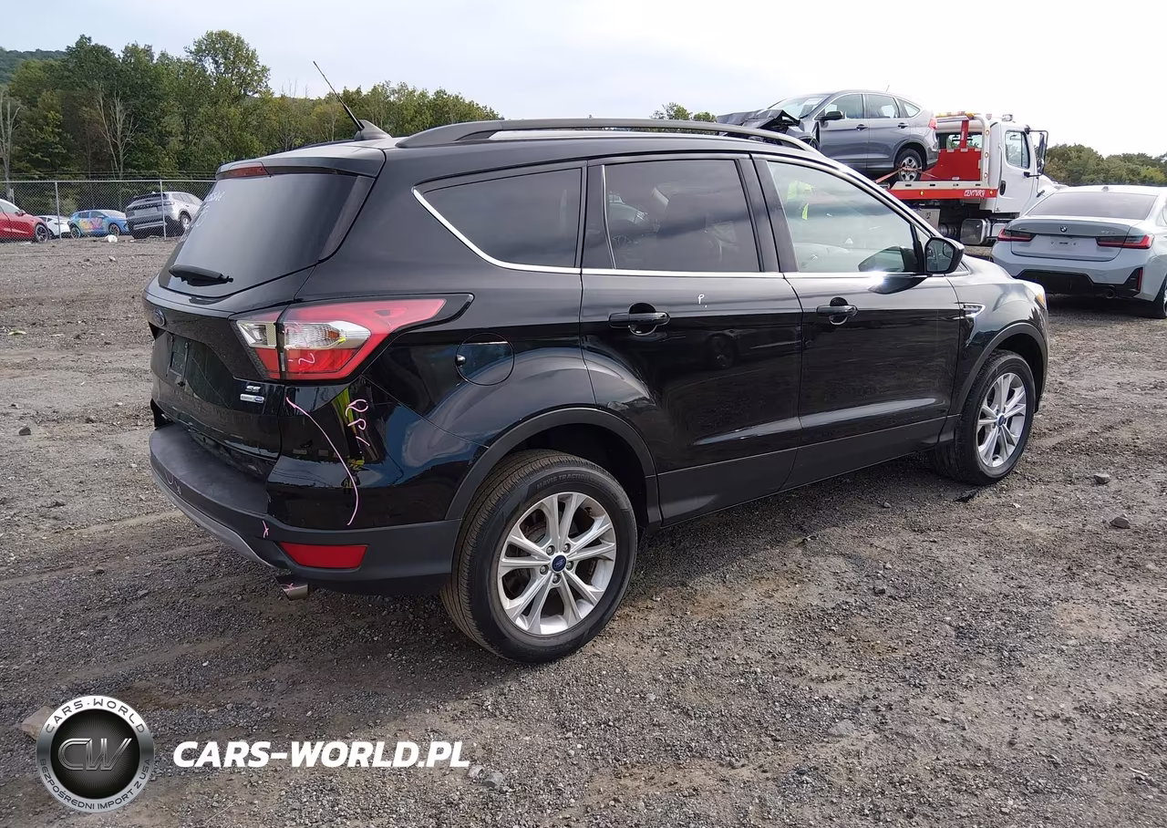 2018 Ford Escape Se VIN:1FMCU9GD6JUD33162 - 4