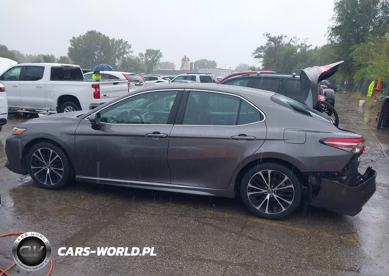2018 Toyota Camry Se VIN:4T1B11HK4JU603900 - 14