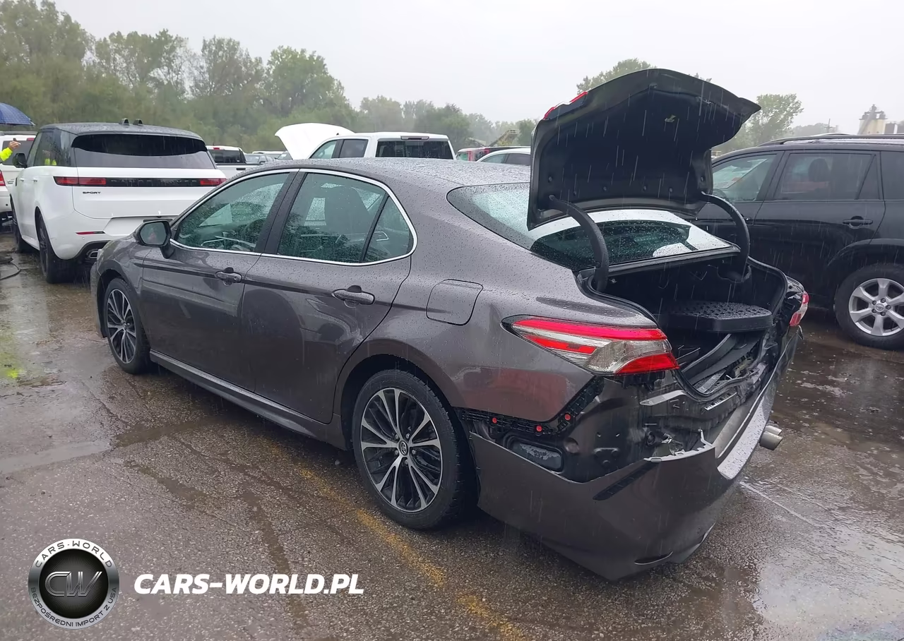 2018 Toyota Camry Se VIN:4T1B11HK4JU603900 - 3