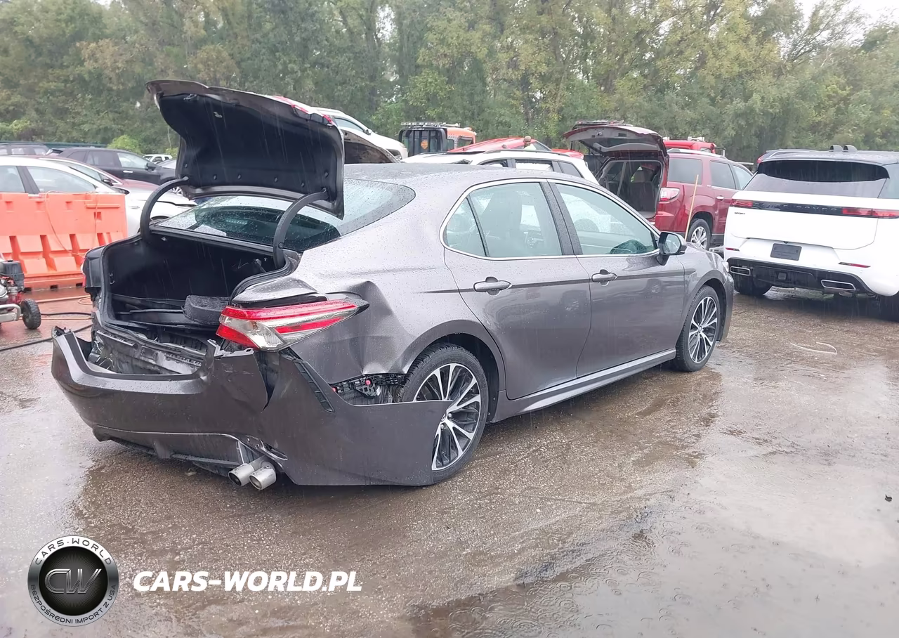 2018 Toyota Camry Se VIN:4T1B11HK4JU603900 - 4