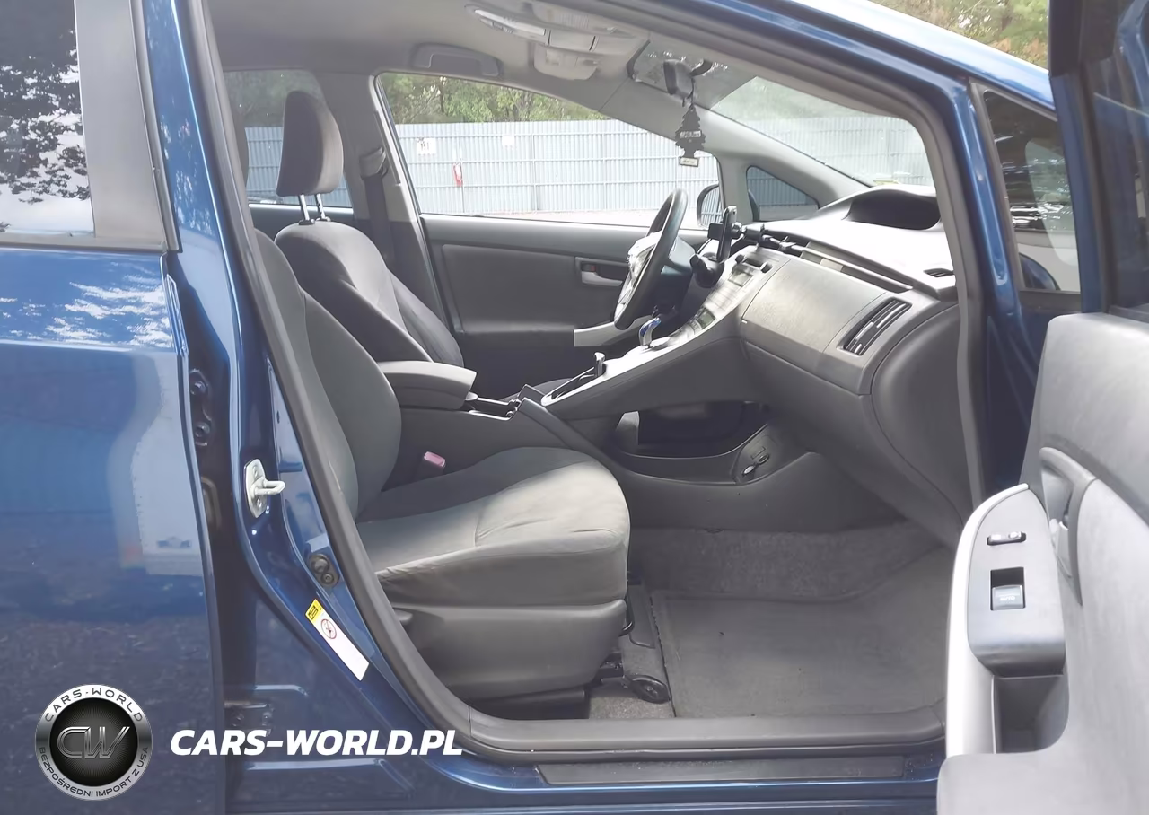 2011 Toyota Prius Three VIN:JTDKN3DU2B0317760 - 5