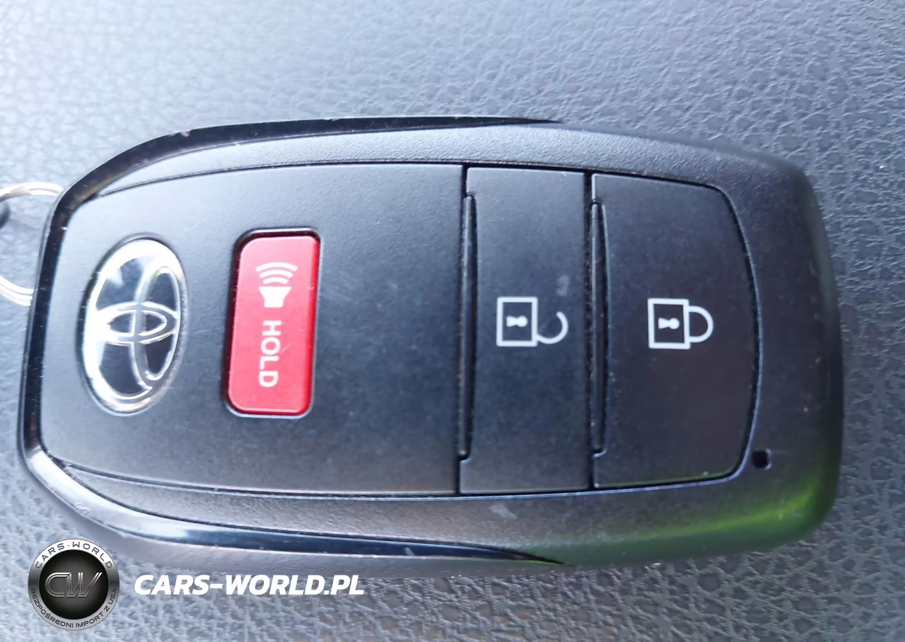 2025 Toyota Camry Le VIN:4T1DBADK3SU530063 - 11