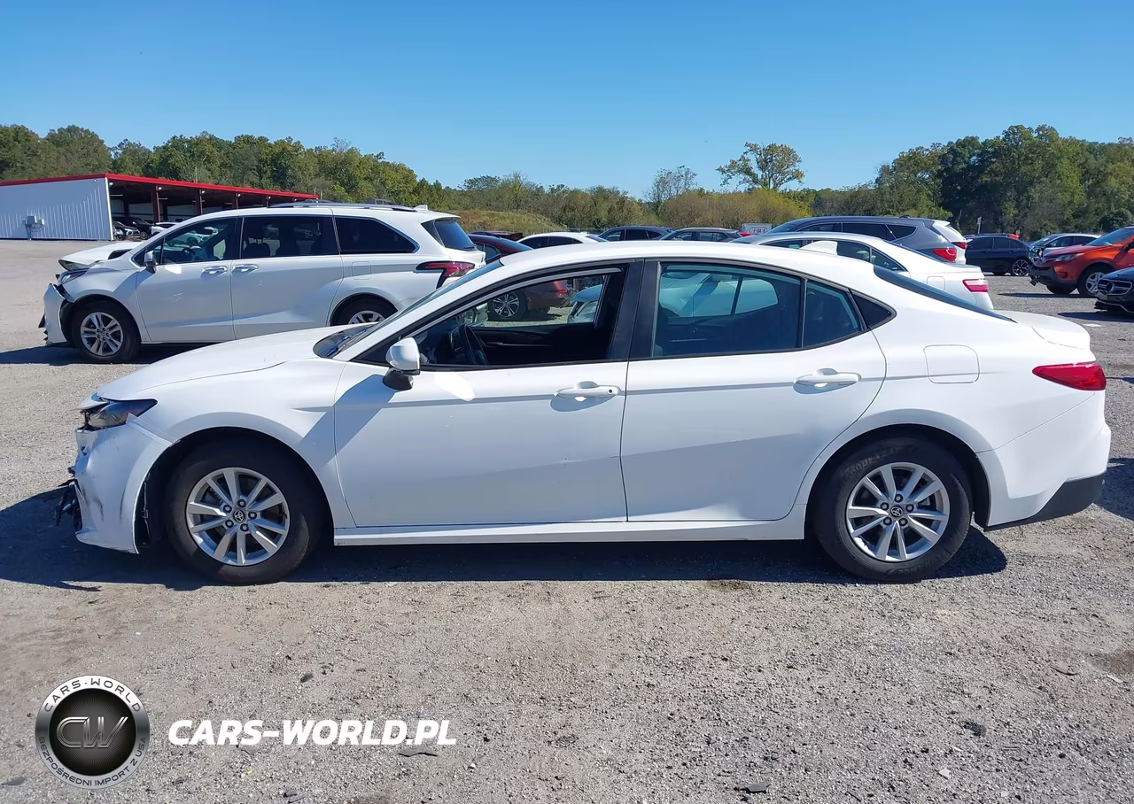 2025 Toyota Camry Le VIN:4T1DBADK3SU530063 - 14