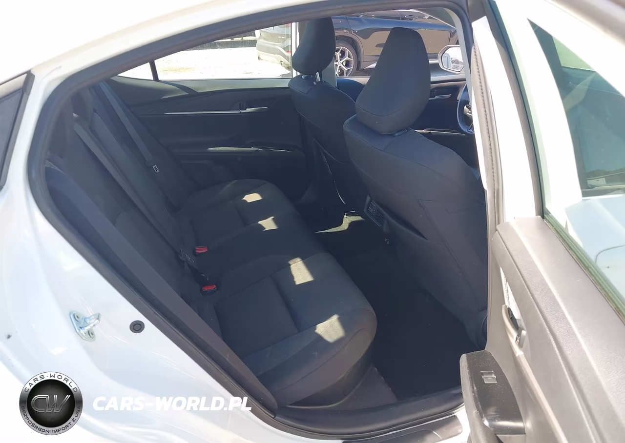 2025 Toyota Camry Le VIN:4T1DBADK3SU530063 - 8