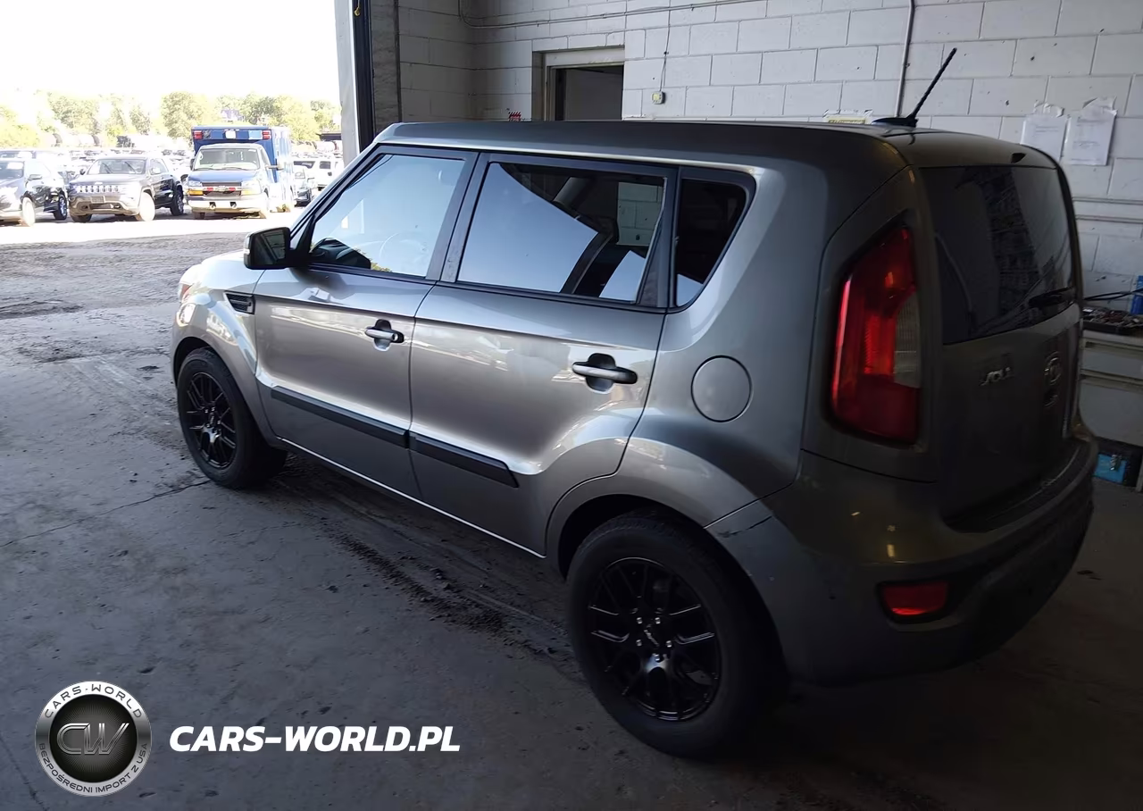 2012 Kia Soul + VIN:KNDJT2A63C7458346 - 3