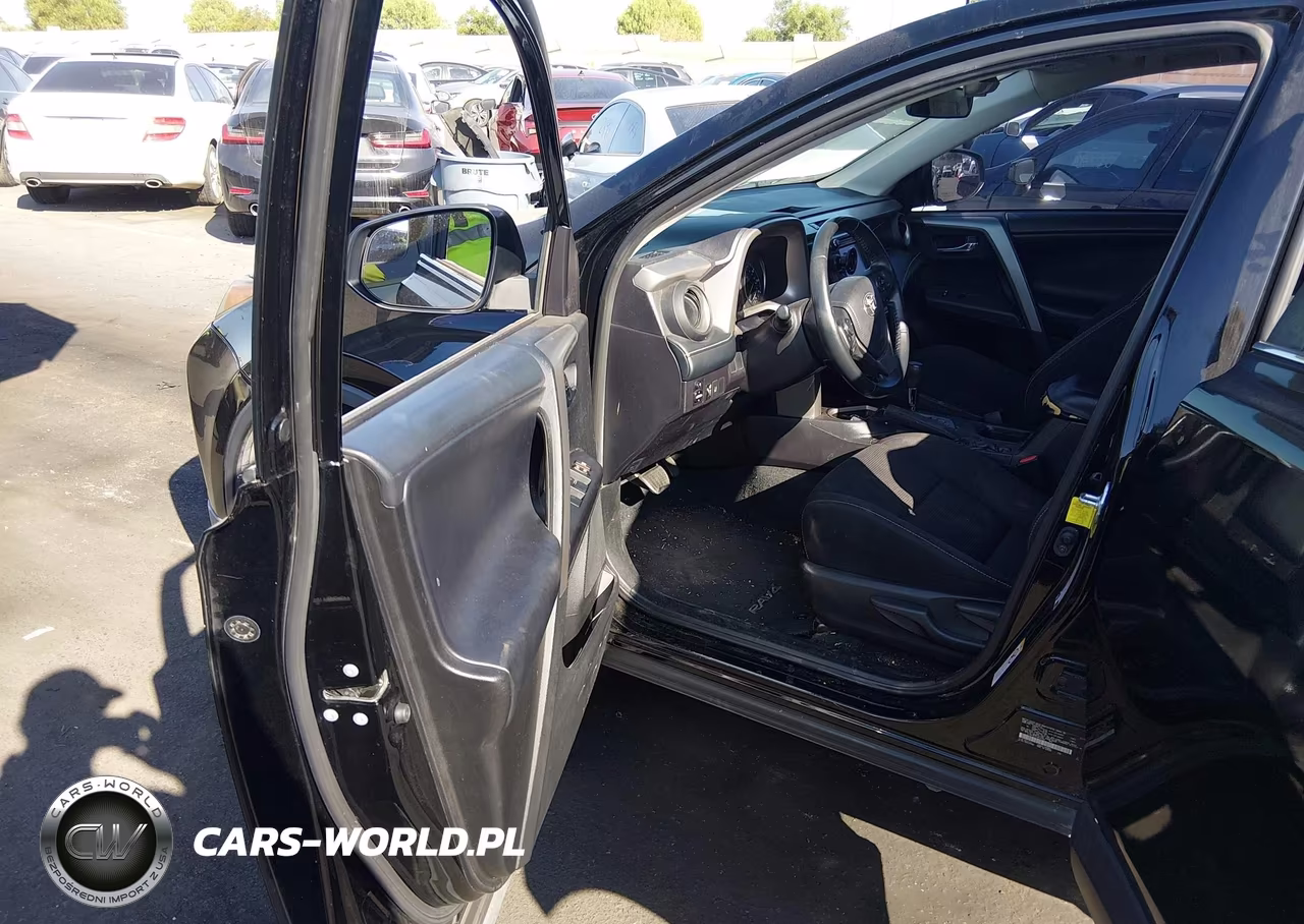 2018 Toyota Rav4 Xle VIN:2T3WFREVXJW446364 - 5