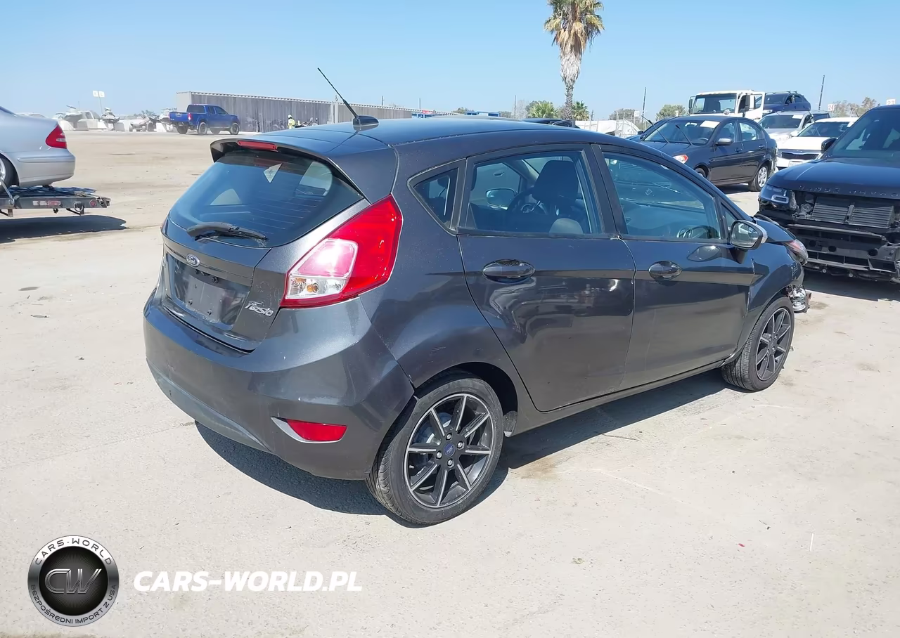 2018 Ford Fiesta Se VIN:3FADP4EJ8JM135110 - 4