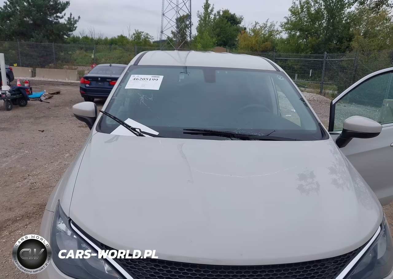 2017 Chrysler Pacifica Lx VIN:2C4RC1CG1HR578879 - 6