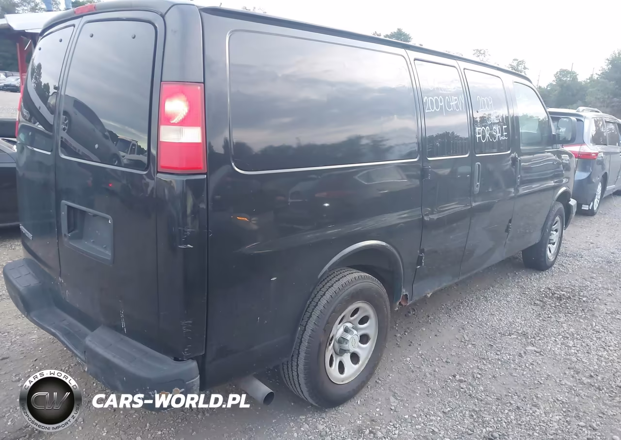 2009 Chevrolet Express Work Van VIN:1GCFG15X291173477 - 4