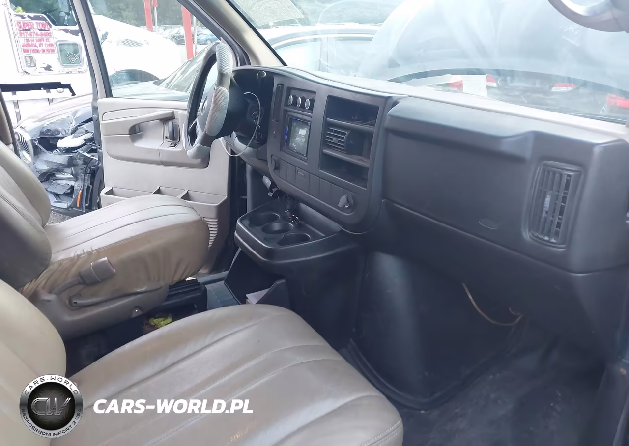2009 Chevrolet Express Work Van VIN:1GCFG15X291173477 - 5