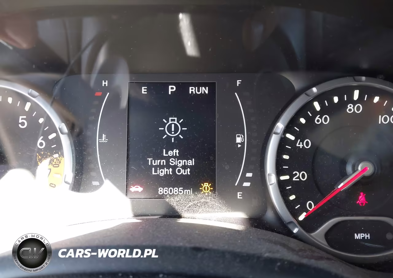 2017 Jeep Renegade Latitude 4X4 VIN:ZACCJBBB8HPF33062 - 7