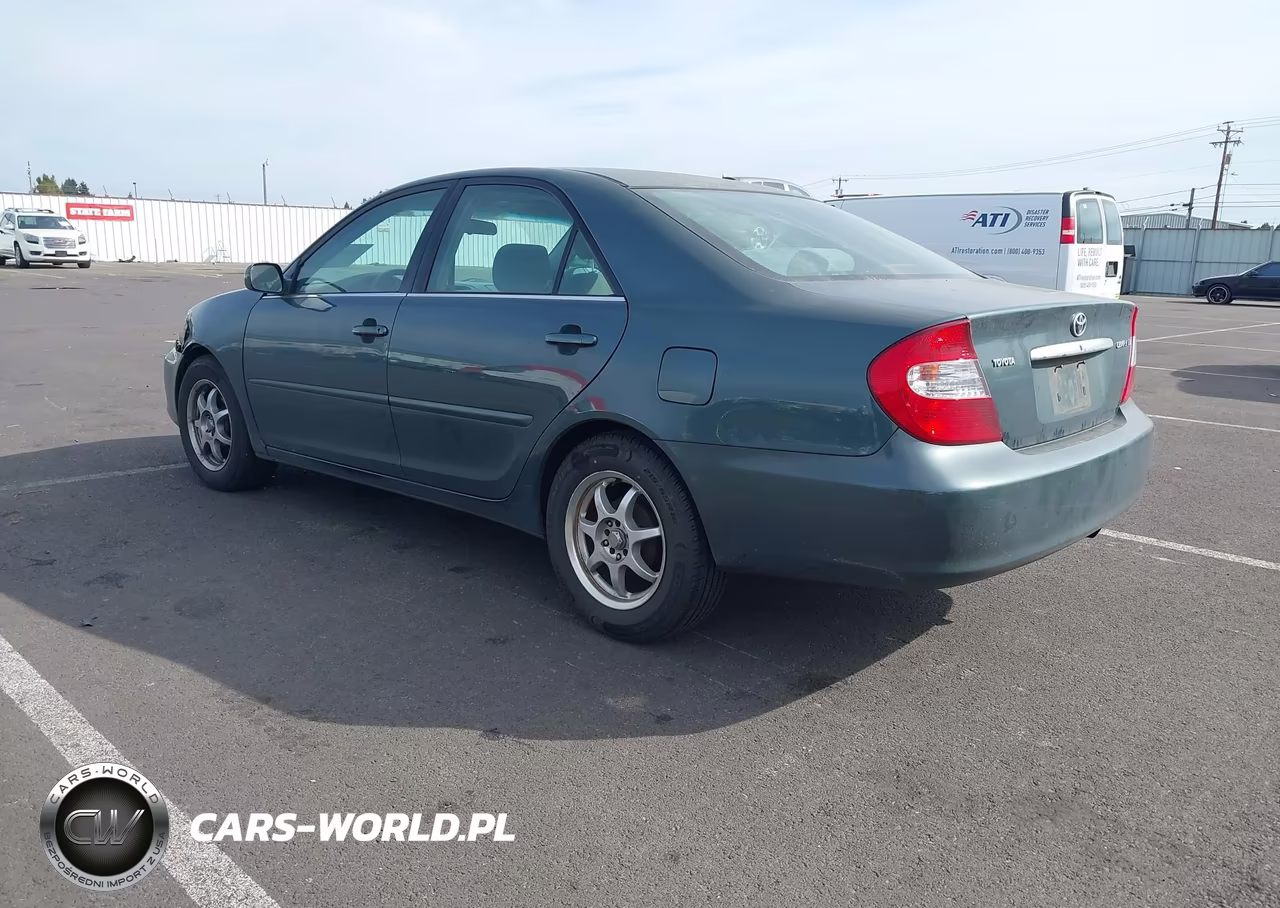 2004 Toyota Camry Le VIN:4T1BE32K84U358919 - 3