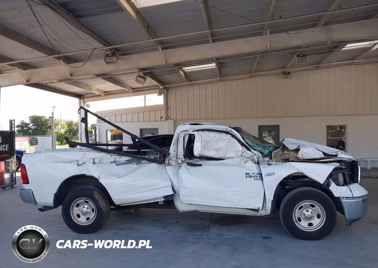 2020 Ram 1500 Classic Tradesman VIN:3C6JR6DT0LG144009 - 13
