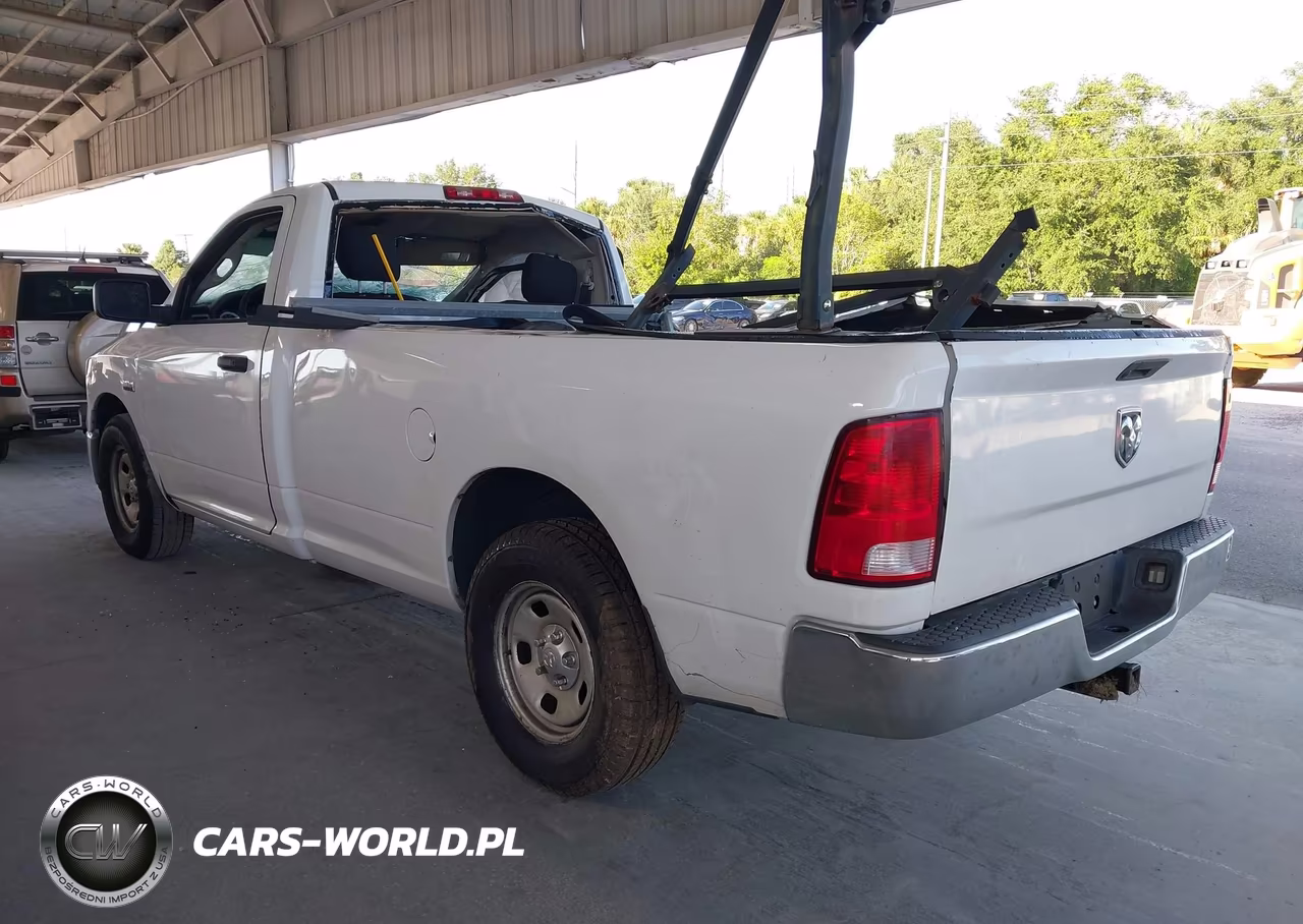2020 Ram 1500 Classic Tradesman VIN:3C6JR6DT0LG144009 - 3