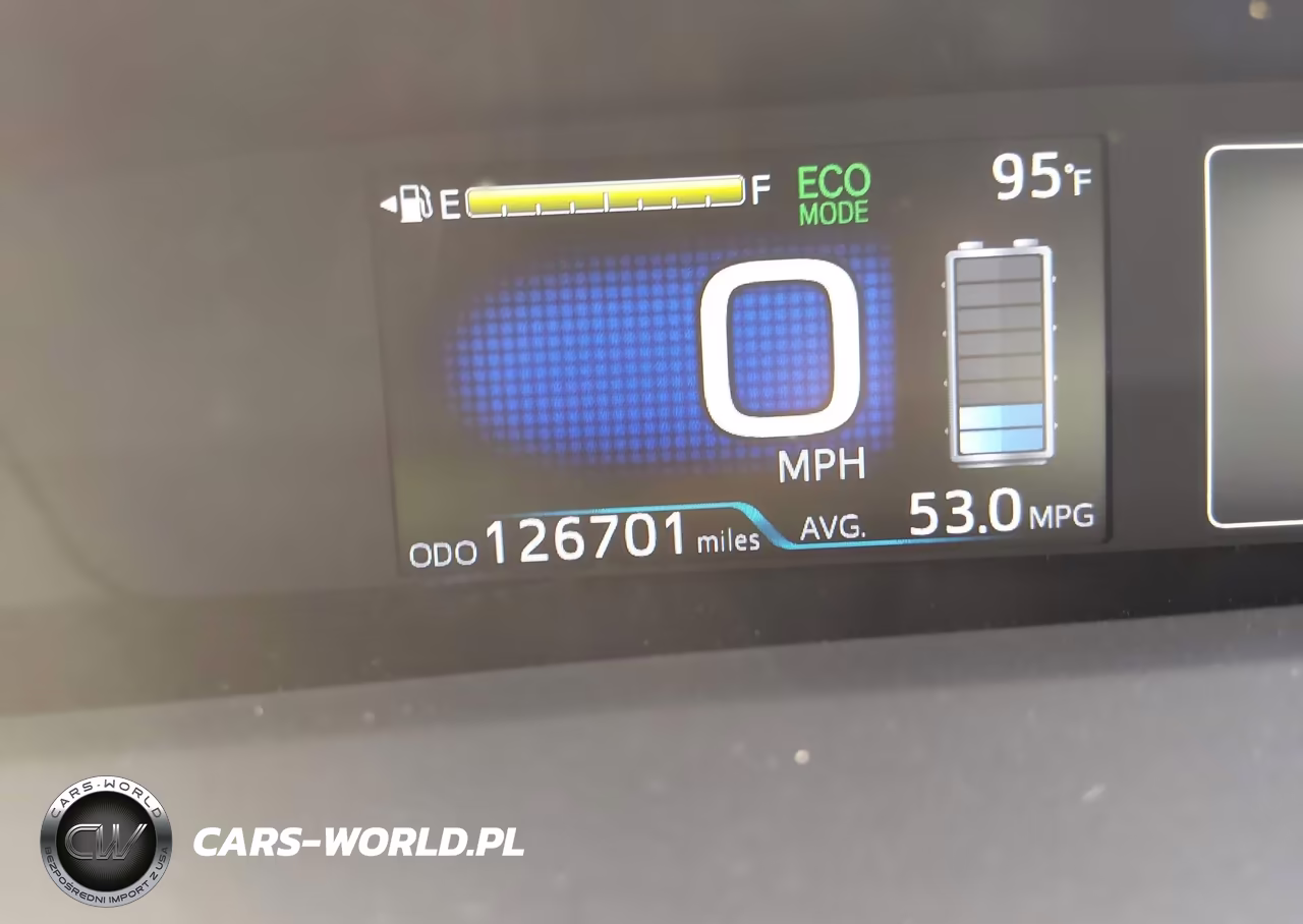2016 Toyota Prius Two VIN:JTDKBRFUXG3005264 - 15