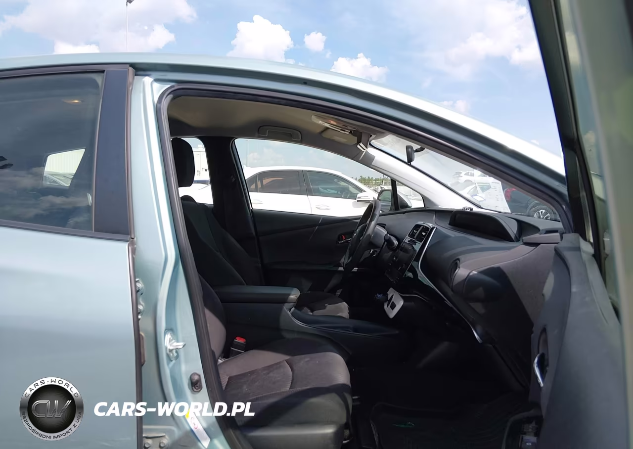 2016 Toyota Prius Two VIN:JTDKBRFUXG3005264 - 5