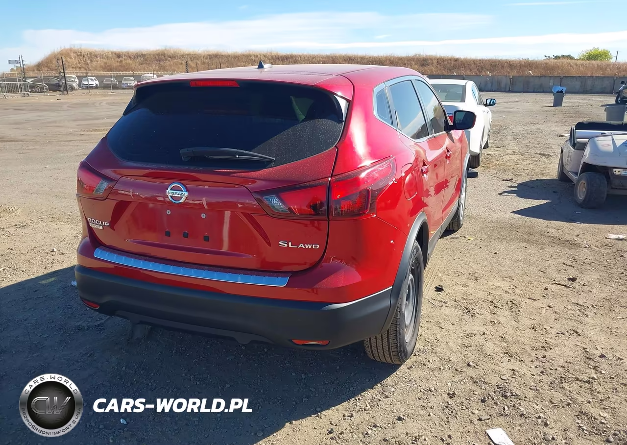 2018 Nissan Rogue Sport S VIN:JN1BJ1CP6JW152337 - 4