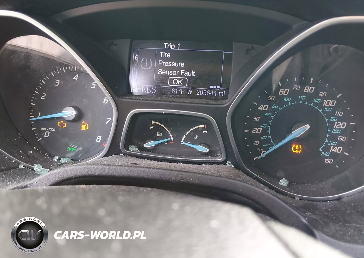 2012 Ford Focus Titanium VIN:1FAHP3J29CL480256 - 7