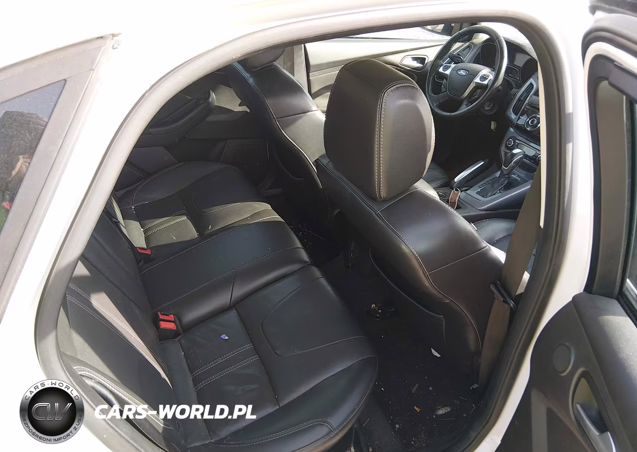 2012 Ford Focus Titanium VIN:1FAHP3J29CL480256 - 8