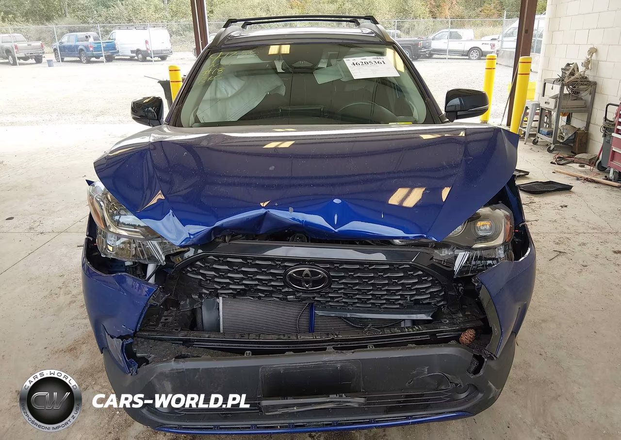 2025 Toyota Corolla Cross Le VIN:7MUBAABG4SV133033 - 12