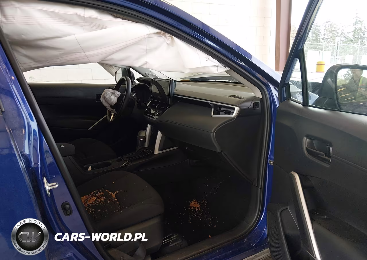2025 Toyota Corolla Cross Le VIN:7MUBAABG4SV133033 - 5