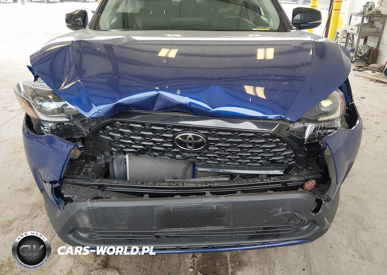 2025 Toyota Corolla Cross Le VIN:7MUBAABG4SV133033 - 6