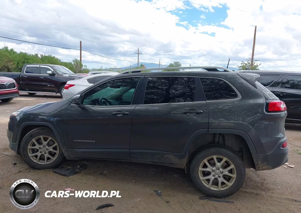 2016 Jeep Cherokee Latitude VIN:1C4PJMCB5GW350005 - 14