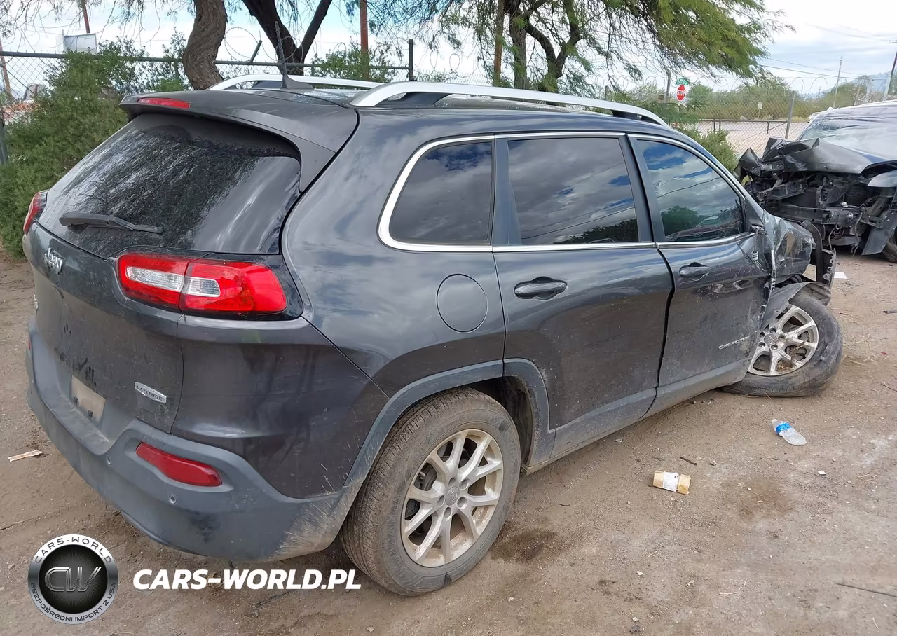 2016 Jeep Cherokee Latitude VIN:1C4PJMCB5GW350005 - 4