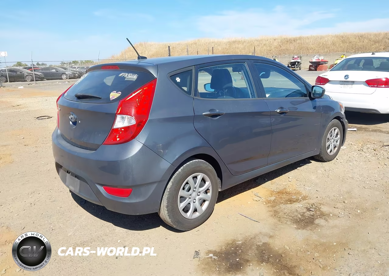 2012 Hyundai Accent Gs VIN:KMHCT5AEXCU002584 - 4