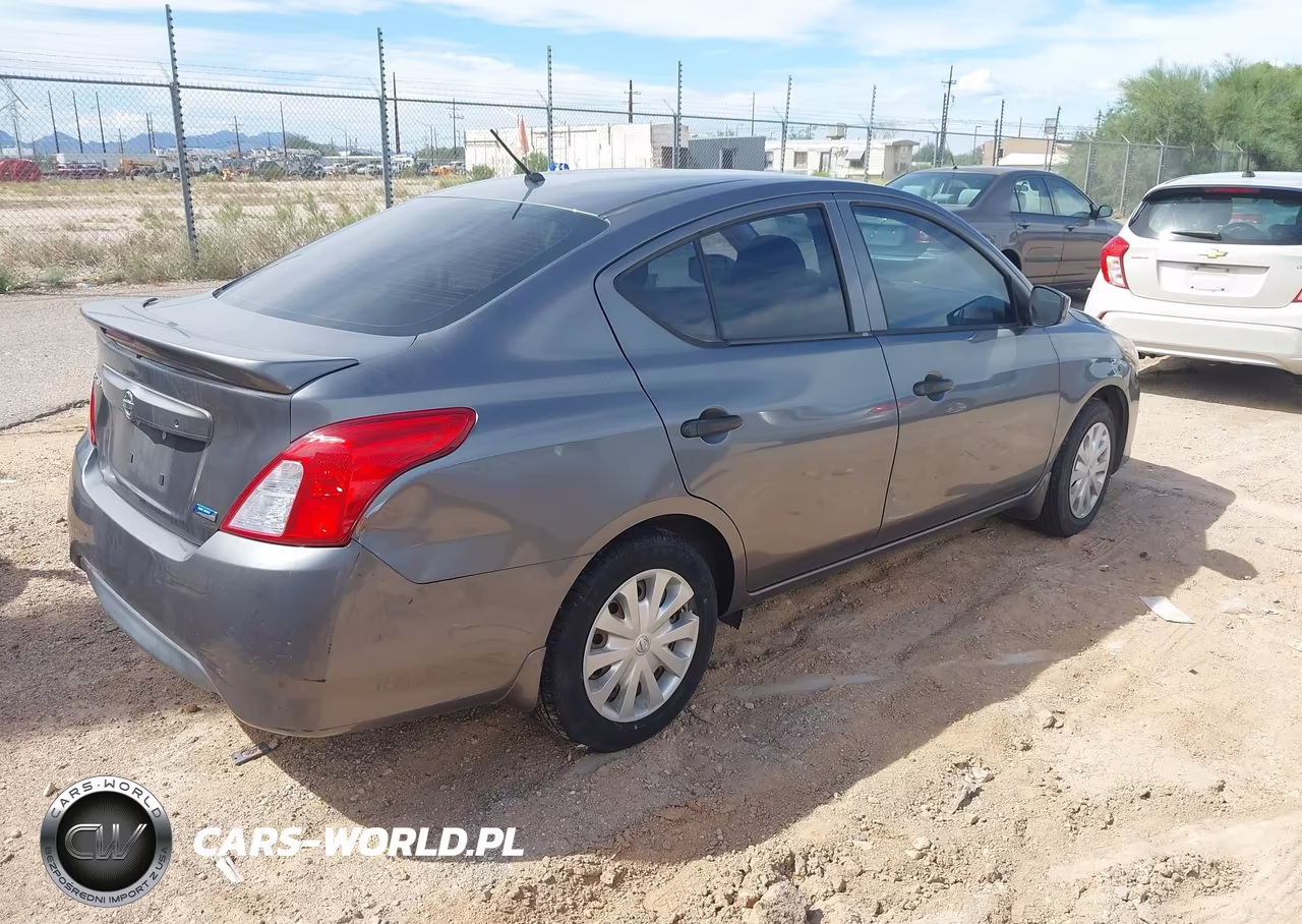 2016 Nissan Versa S Plus VIN:3N1CN7AP0GL869913 - 4