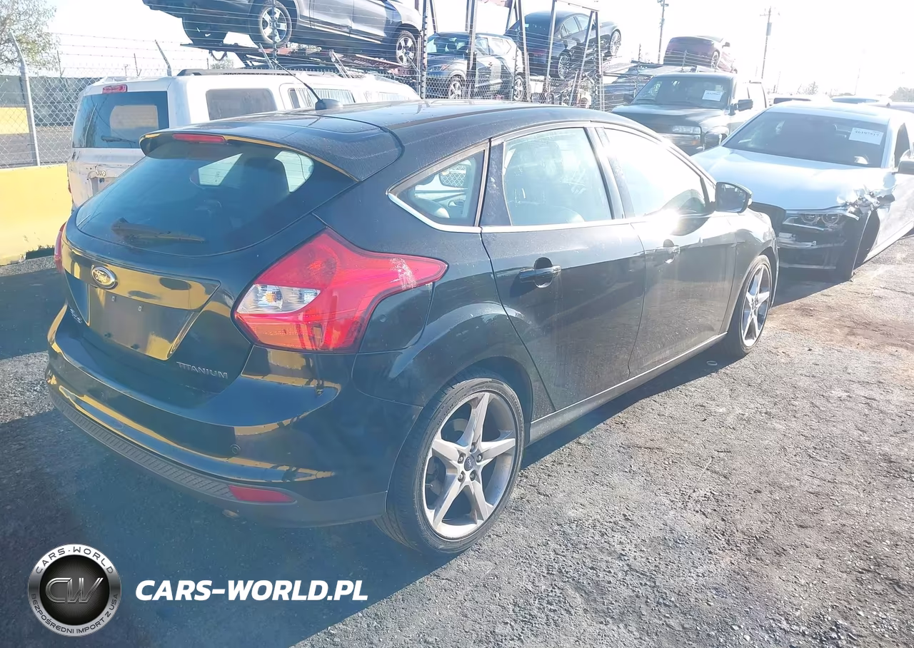 2013 Ford Focus Titanium VIN:1FADP3N23DL252117 - 4