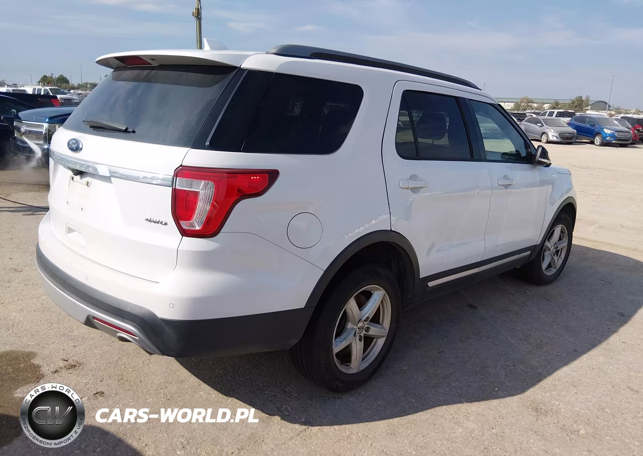 2017 Ford Explorer Xlt VIN:1FM5K8D87HGC77760 - 4