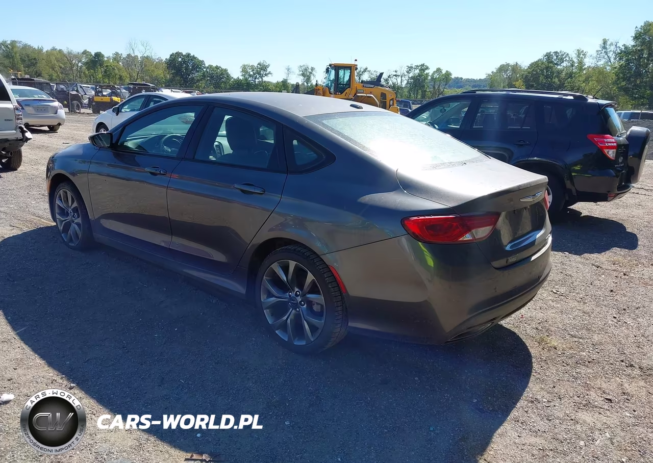 2015 Chrysler 200 S VIN:1C3CCCBG7FN639167 - 3