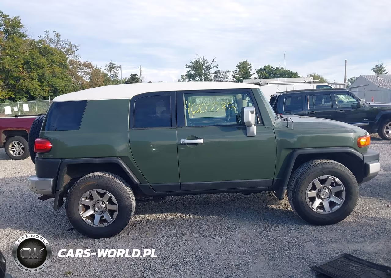 2012 Toyota Fj Cruiser VIN:JTEBU4BF9CK133012 - 13