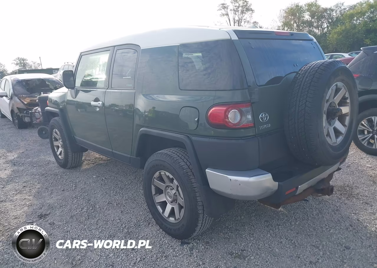 2012 Toyota Fj Cruiser VIN:JTEBU4BF9CK133012 - 3