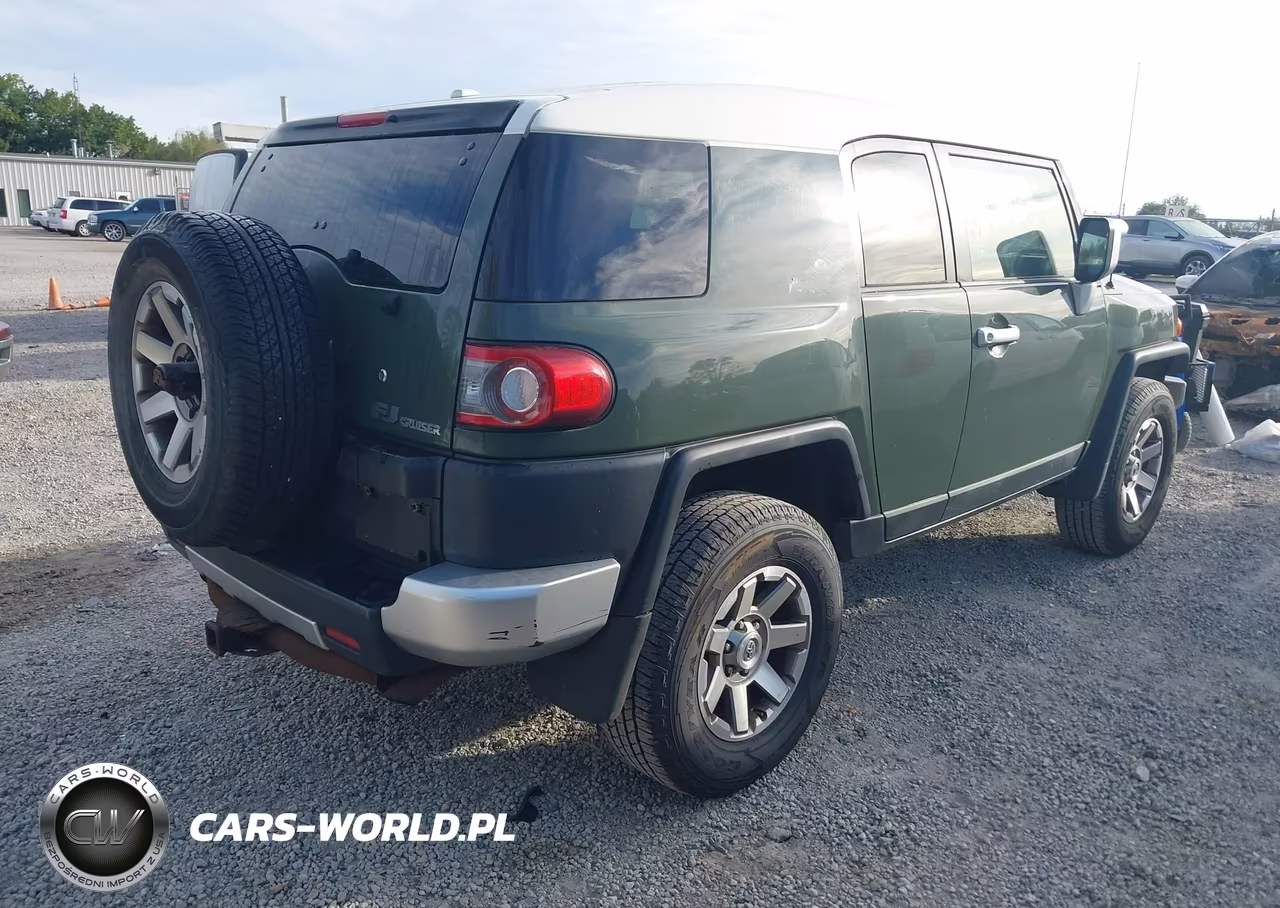 2012 Toyota Fj Cruiser VIN:JTEBU4BF9CK133012 - 4