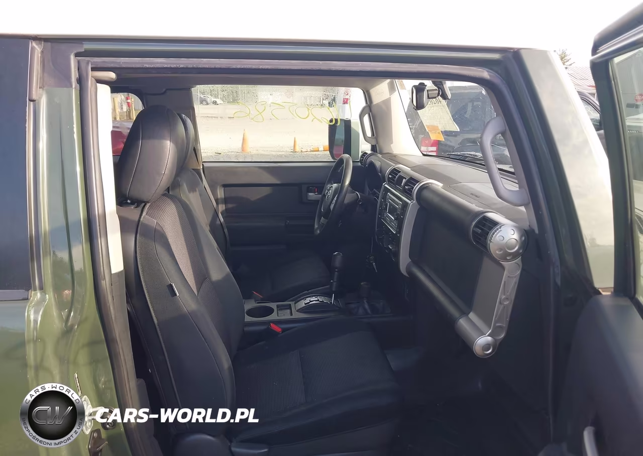 2012 Toyota Fj Cruiser VIN:JTEBU4BF9CK133012 - 5