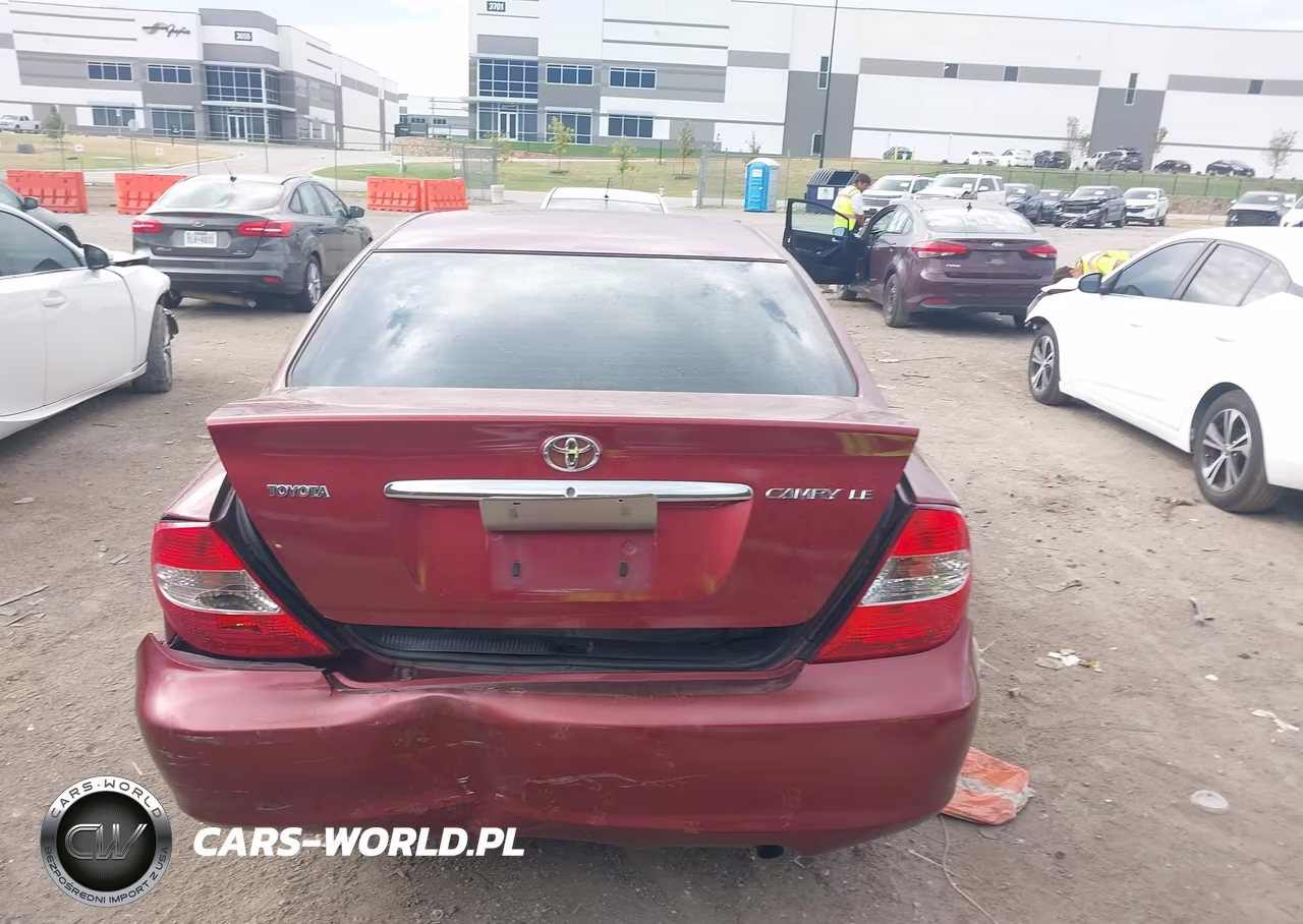 2002 Toyota Camry Le VIN:JTDBE32K520126464 - 16