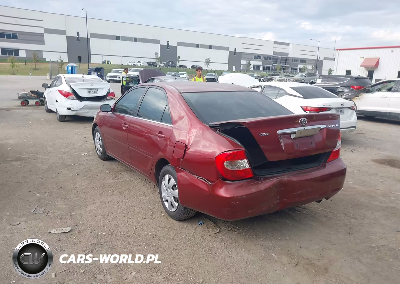 2002 Toyota Camry Le VIN:JTDBE32K520126464 - 3