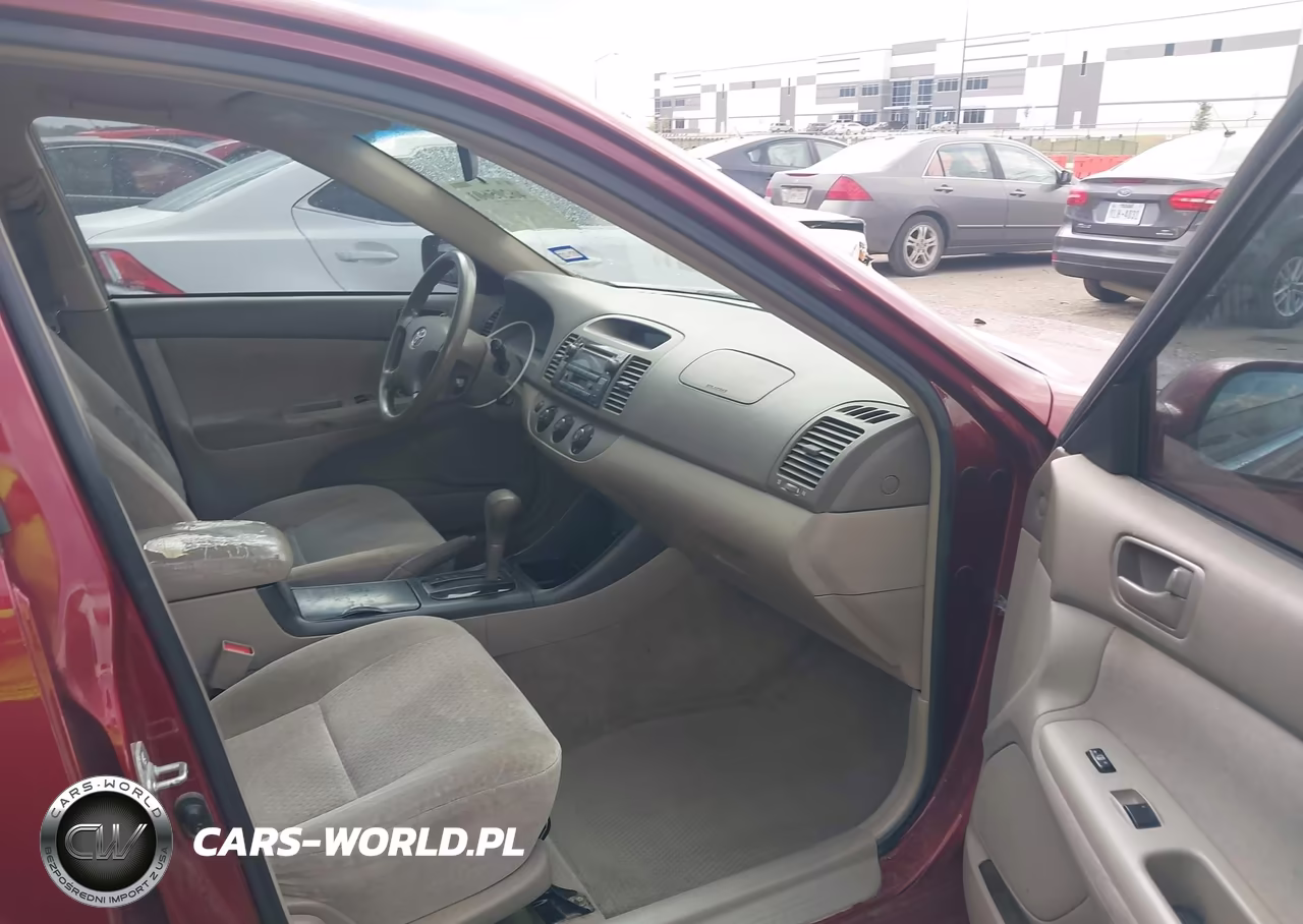 2002 Toyota Camry Le VIN:JTDBE32K520126464 - 5