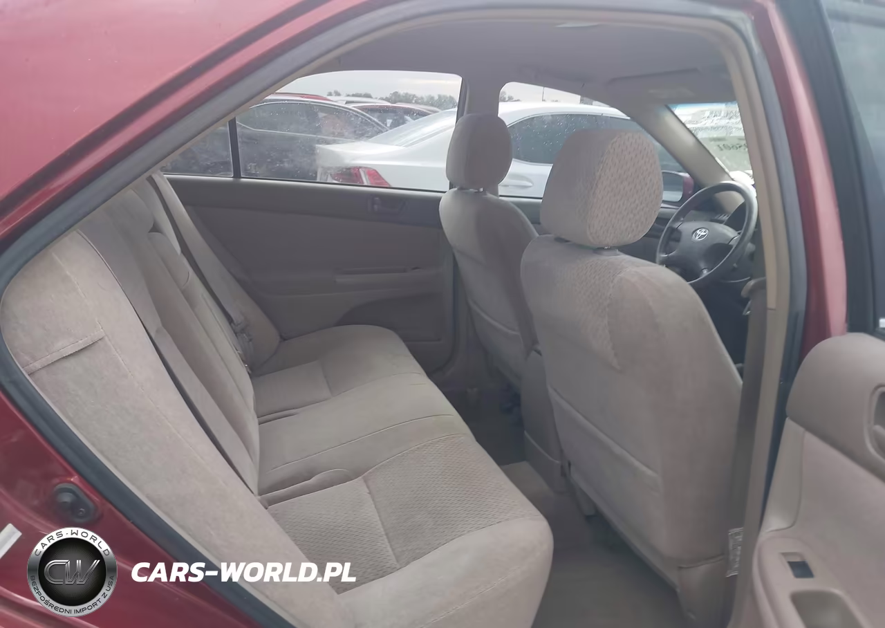 2002 Toyota Camry Le VIN:JTDBE32K520126464 - 8