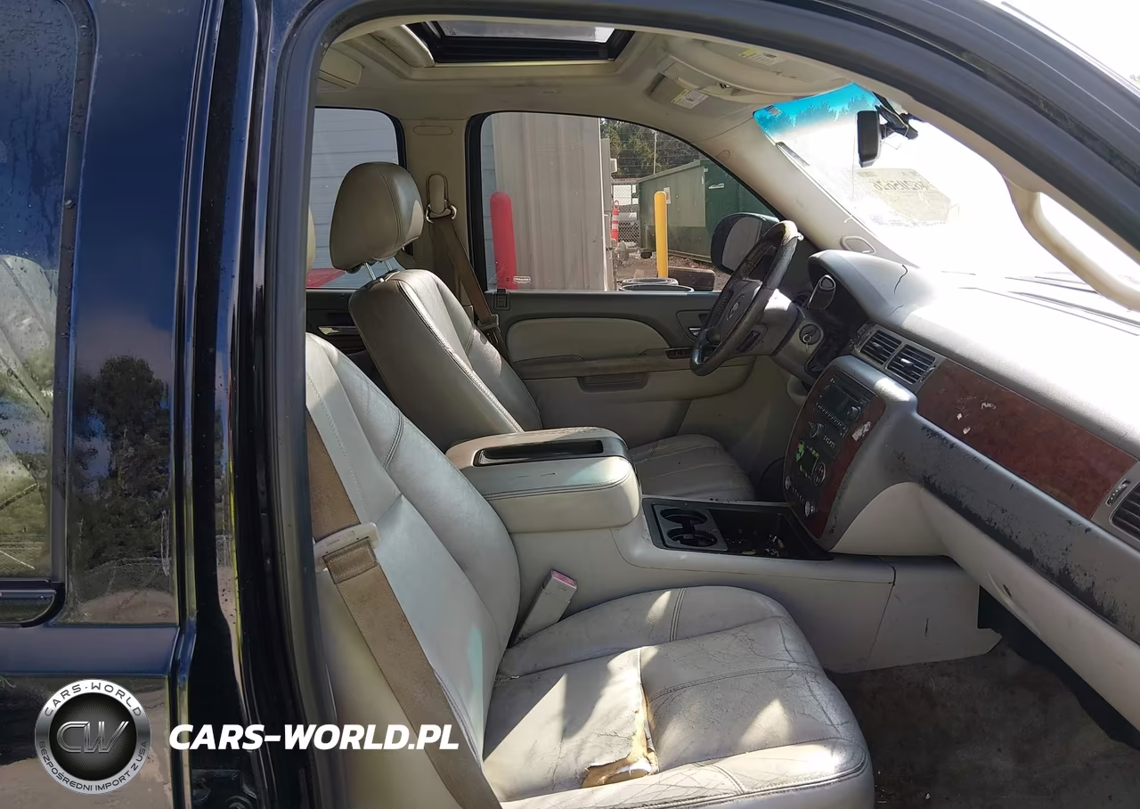 2014 Chevrolet Suburban Lt VIN:1GNSCJE08ER203985 - 5