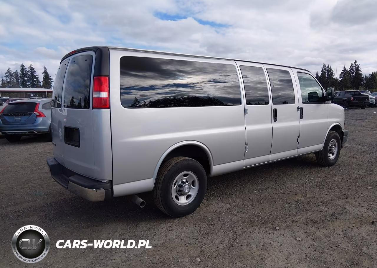 2017 Chevrolet Express 3500 Lt VIN:1GAZGPFG6H1108833 - 4
