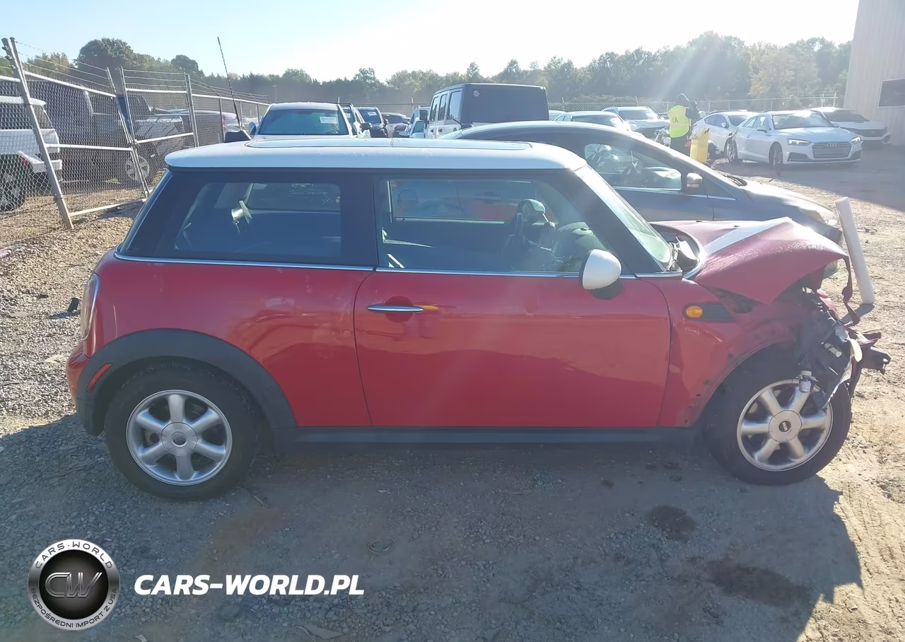 2007 Mini Cooper Hardtop VIN:WMWMF33527TT54455 - 13