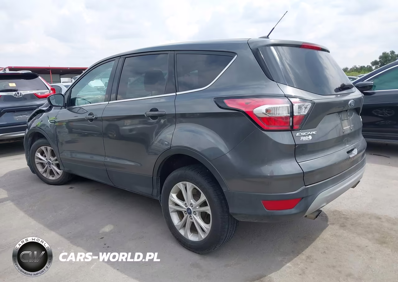 2017 Ford Escape Se VIN:1FMCU0GD7HUD10642 - 3