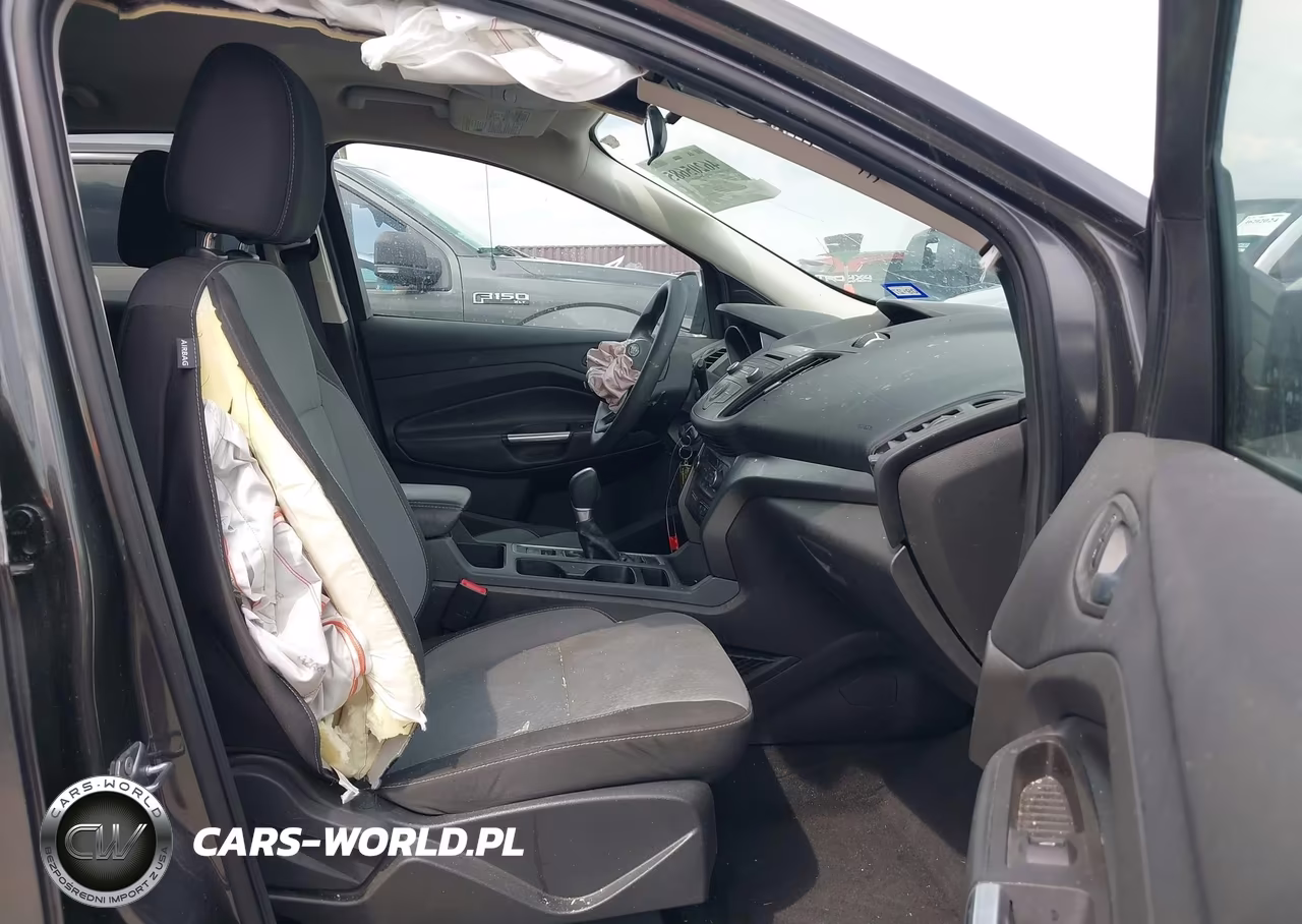 2017 Ford Escape Se VIN:1FMCU0GD7HUD10642 - 5