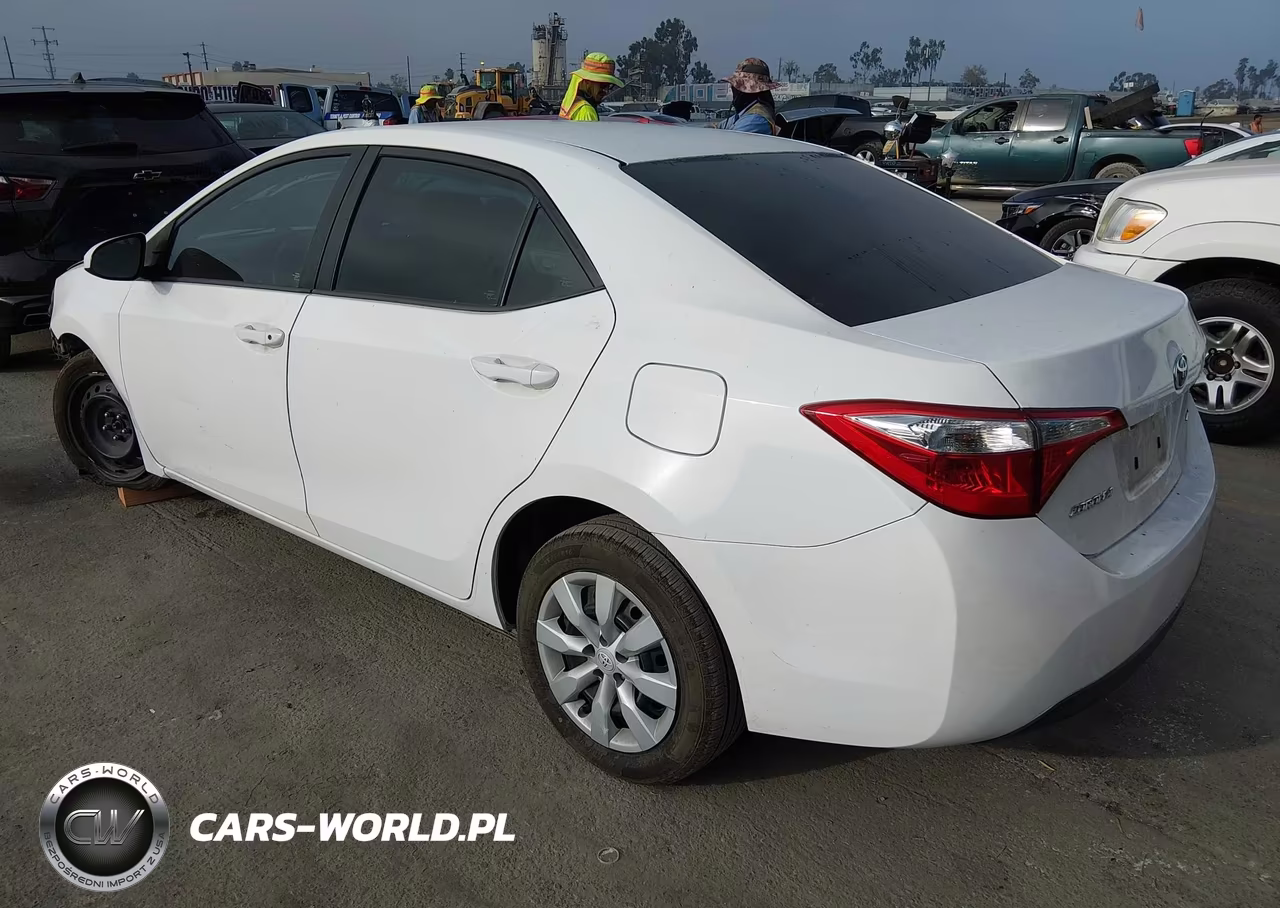 2016 Toyota Corolla Le VIN:5YFBURHE0GP556732 - 3